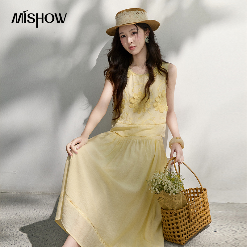 MISHOW フレンチフローラル刺繍ブラウスソリッドスカート - Embroidery Blouse のレビューと価格
