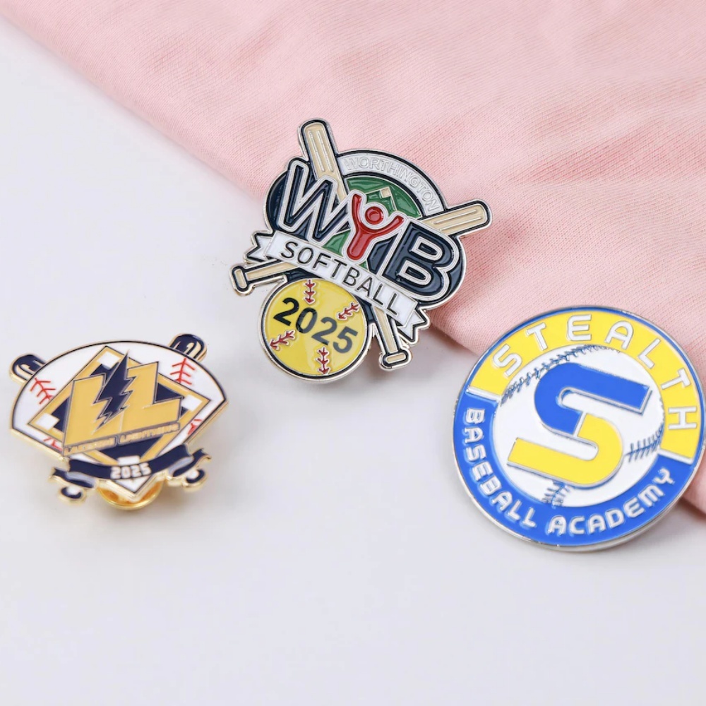 カスタム会社ロゴ写真ブローチ、パーソナライズクラブサイン写真 - Embroidery Illustration のレビューと価格