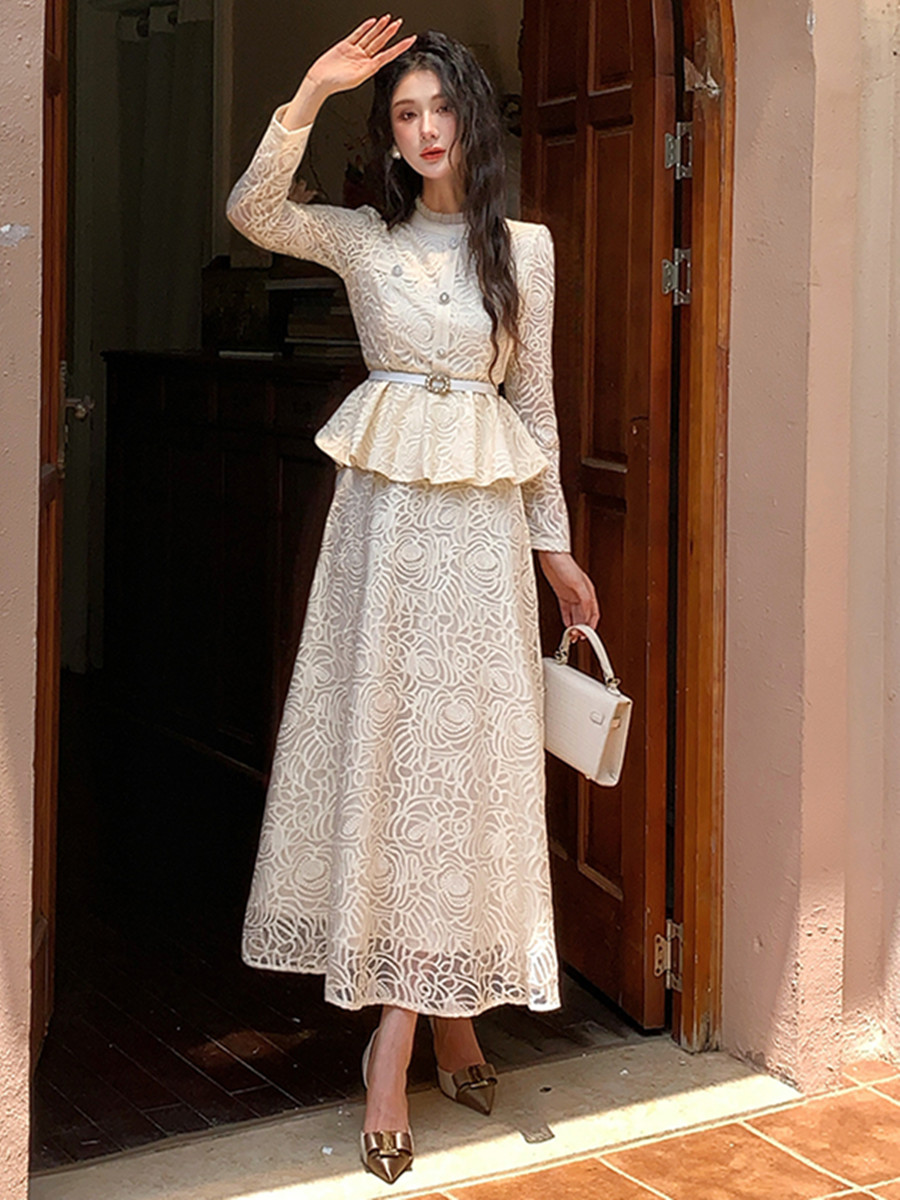 フォーマルな高級イブニングレースツーピースドレスセット レデ - Embroidery Blouse のレビューと価格