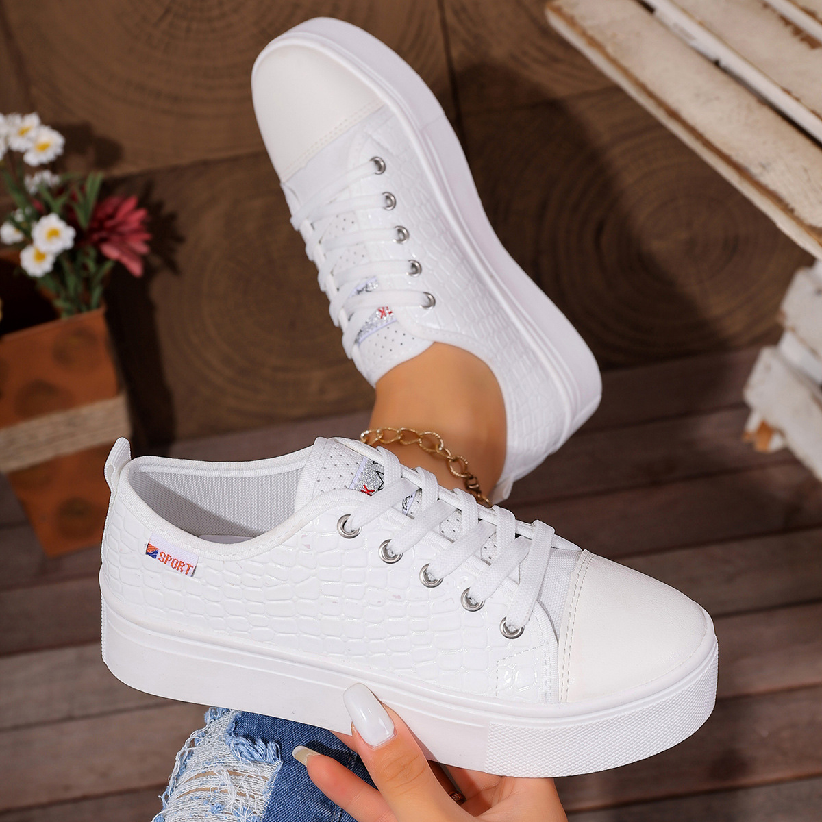 新しいレディースフラットカジュアルシングルシューズ、通気性の - Embroidery White のレビューと価格