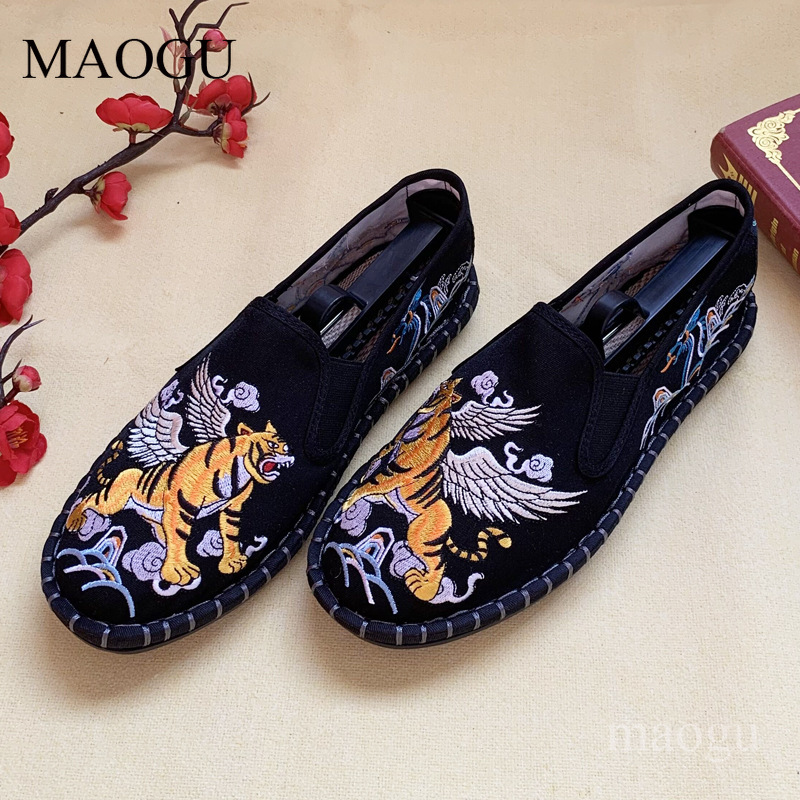 ユニセックス中国風刺繍スリッポンシューズ、龍虎柄ステッチソー - Embroidery Stitches のレビューと価格