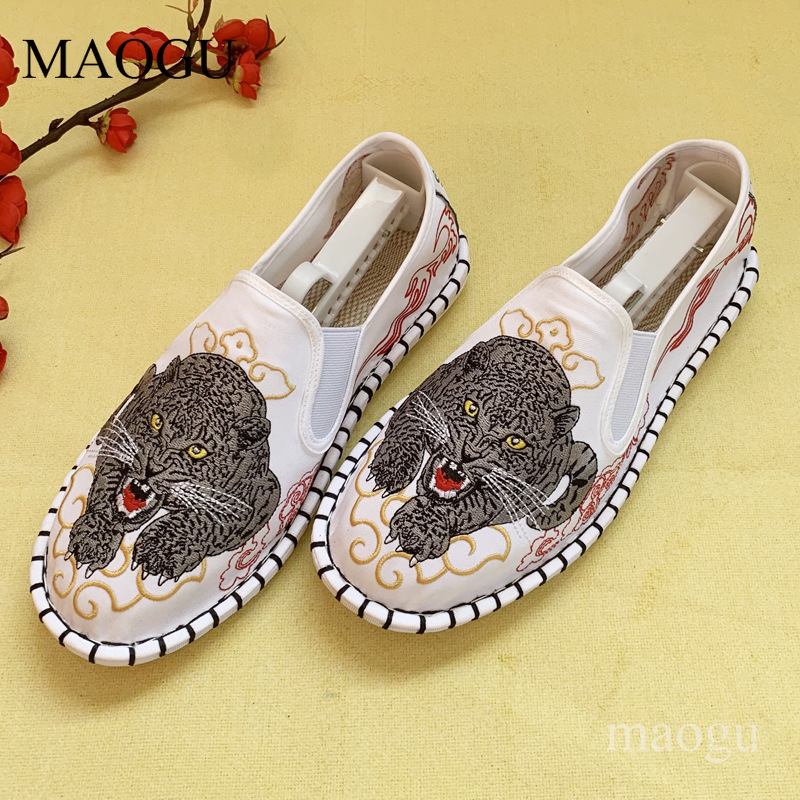 ユニセックス中国風刺繍スリッポンシューズ、龍虎柄ステッチソー - Embroidery Stitches のレビューと価格