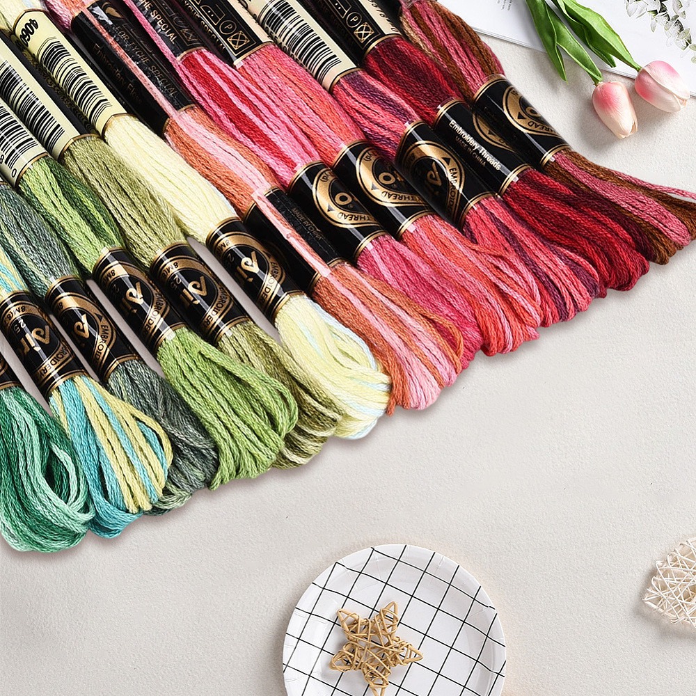 105ヤードステッチフロス刺繍糸6プライ多色フレンドシップス - Embroidery Stitches のレビューと価格