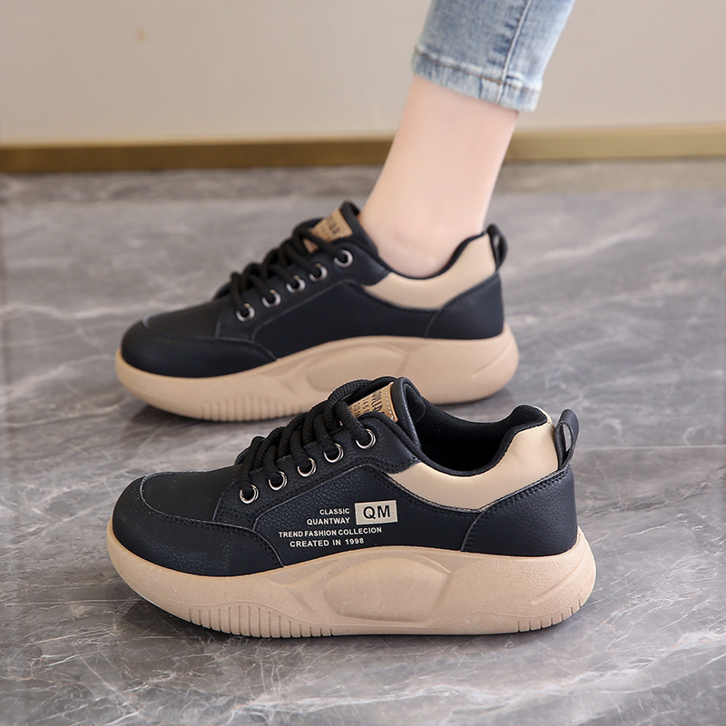 女子用ホワイトシューズ 学生用厚底身長アップ アウトドアウェ - Embroidery White のレビューと価格